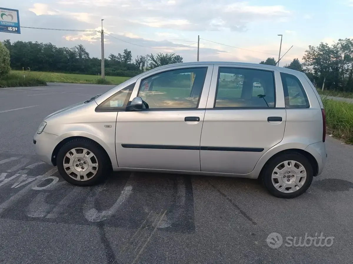 Usata Fiat Idea 80 CV (58 kW) 2009 Grigio Monovolume