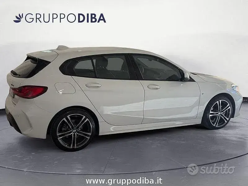 Usata BMW 116 M Sport 116 CV (85 kW) 2022 Bianco Utilitaria