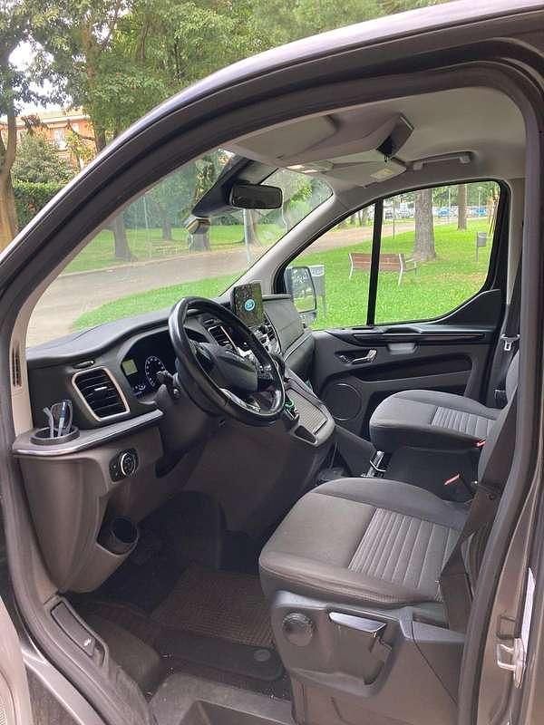 Usata Ford Tourneo Titanium 131 CV (96 kW) 2018 Grigio Monovolume