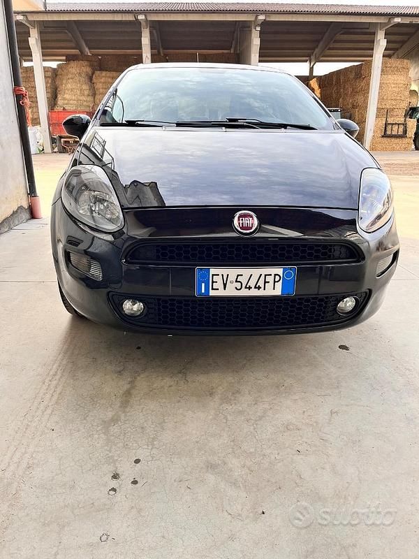Usata Fiat Grande Punto 75 CV (55 kW) 2014 Nero Utilitaria