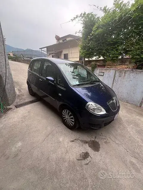 Usata Lancia Musa 90 CV (66 kW) 2007 Bluazzurro Monovolume