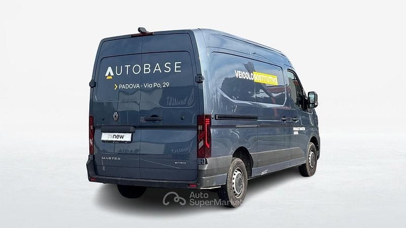 Nuova Renault Master 131 CV (96 kW) 2026 Gray Monovolume