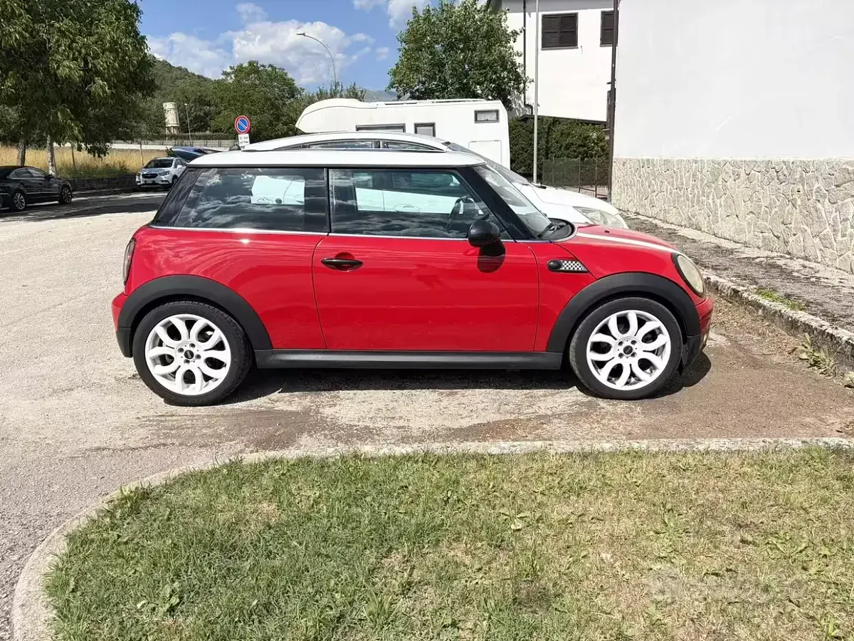 Usata Mini Cooper D Pepper 109 CV (80 kW) 2008 Rosso Utilitaria