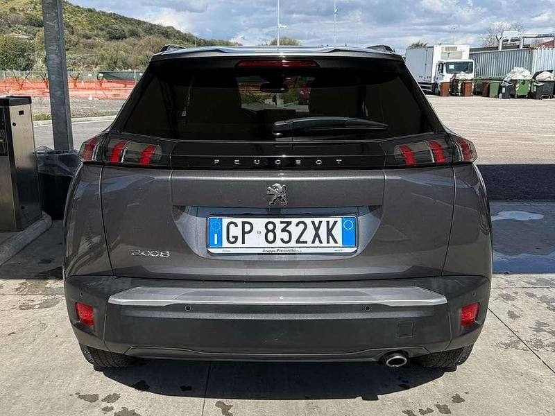 Gebraucht Peugeot 2008 Allure 131 PS (96 kW) 2023 Grau SUV