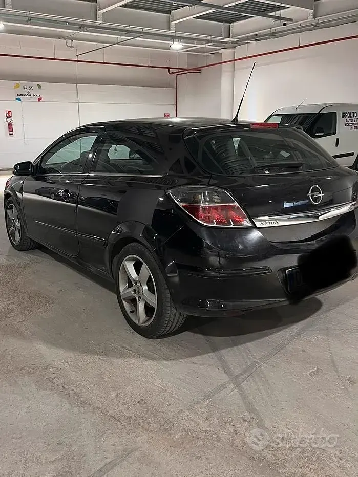 Usata Opel Astra GTC 101 CV (74 kW) 2007 Coupé