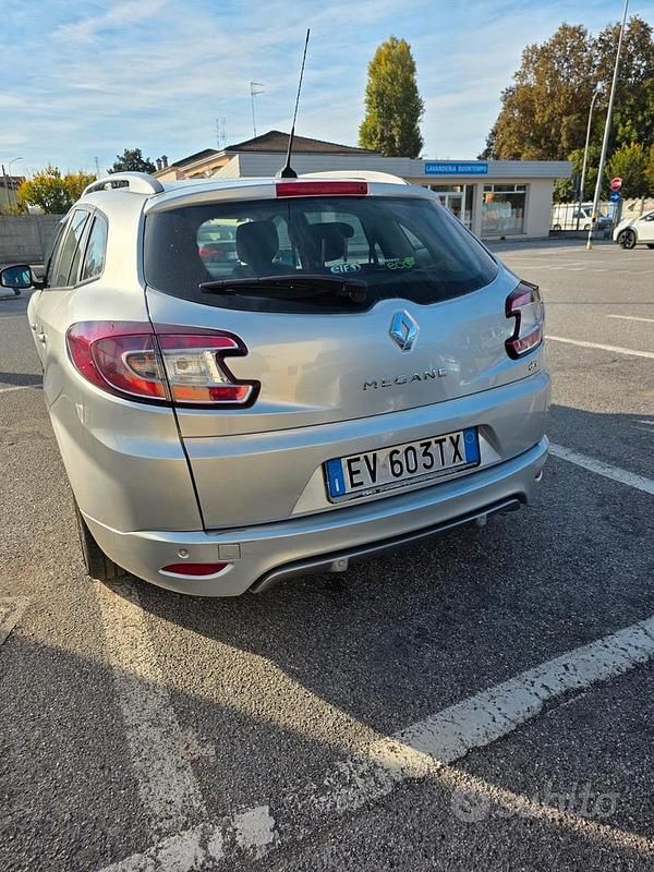 Usata Renault Mégane GrandTour Bose Edition 110 CV (80 kW) 2014 Grigio Station wagon