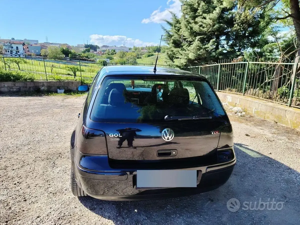 Usata VW Golf IV 101 CV (74 kW) 2003 Berlina