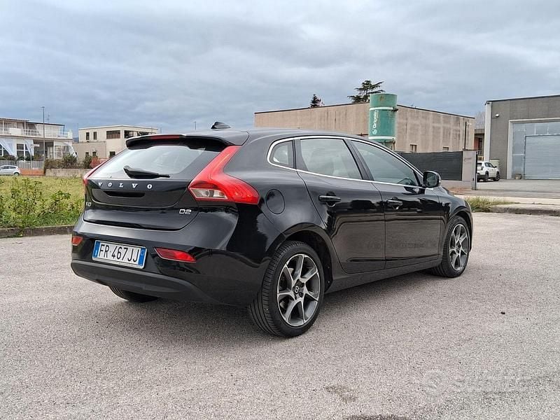 Usata Volvo V40 120 CV (88 kW) 2015 Berlina