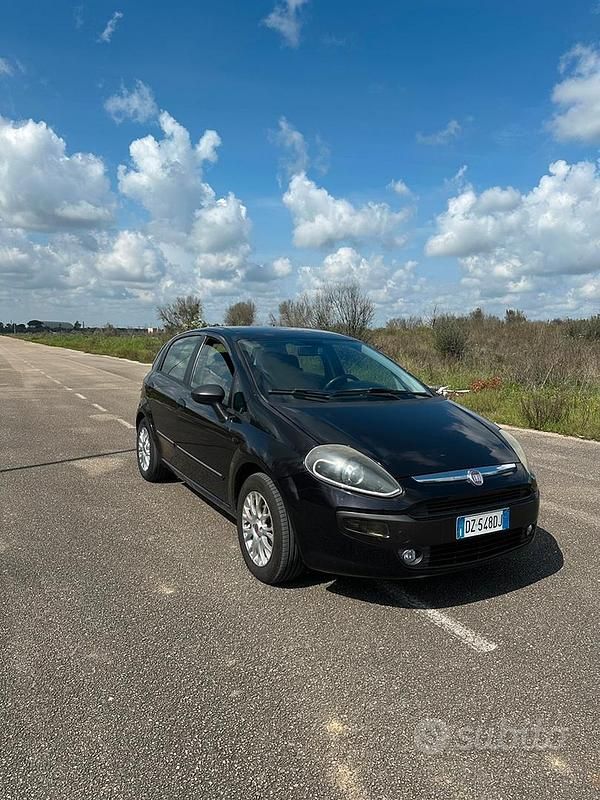 Usata Fiat Grande Punto 75 CV (55 kW) 2009 Nero Utilitaria