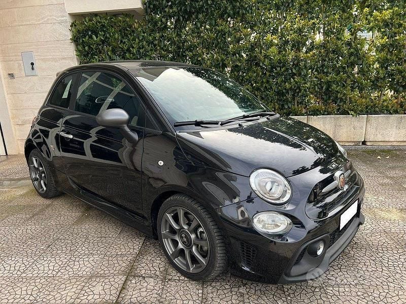 Usata Abarth 595 165 CV (121 kW) 2022 Nero Utilitaria
