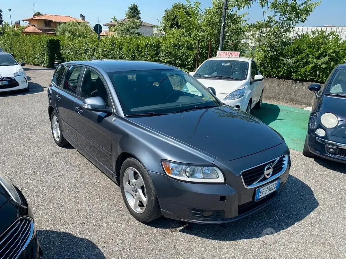 Usata Volvo V60 R-Design 163 CV (119 kW) 2011 Nero Station wagon