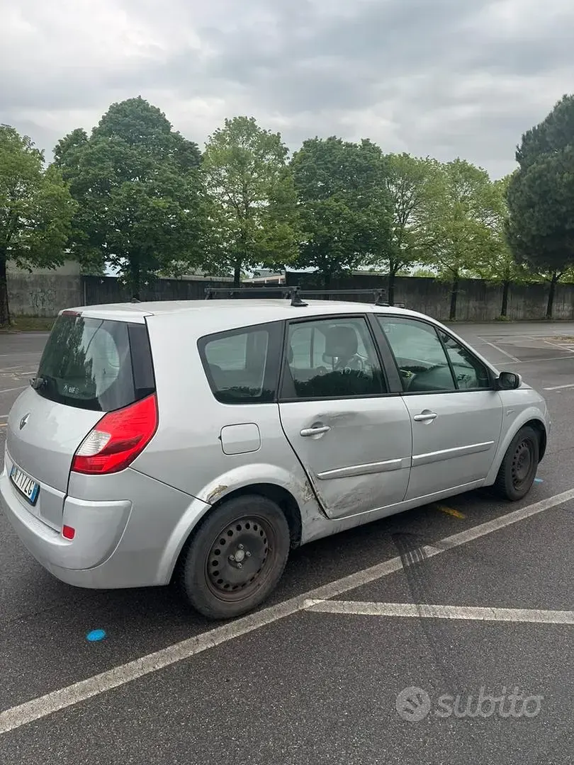 Usata Renault Scenic E-Tech 85 CV (62 kW) 2006 Berlina