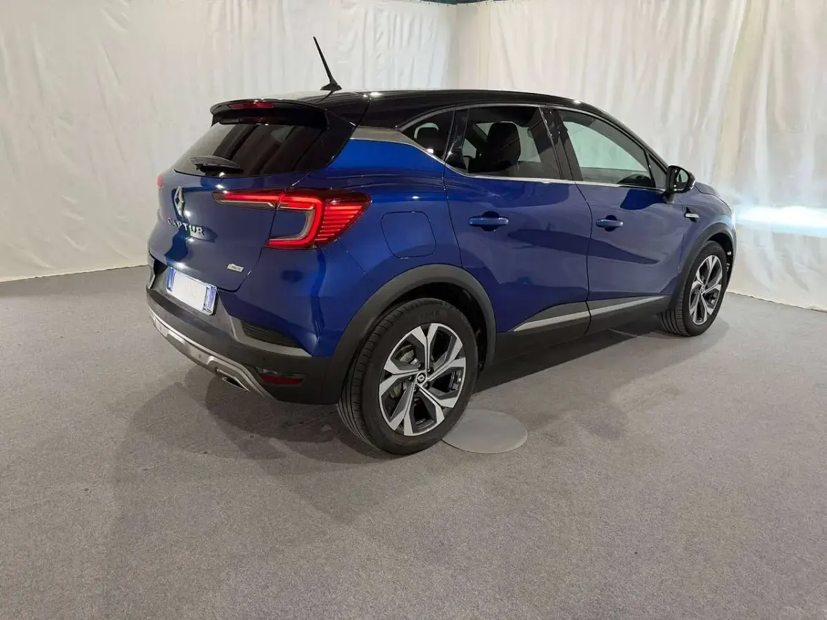 Usata Renault Captur RS Line 101 CV (74 kW) 2022 Blu/azzurro SUV