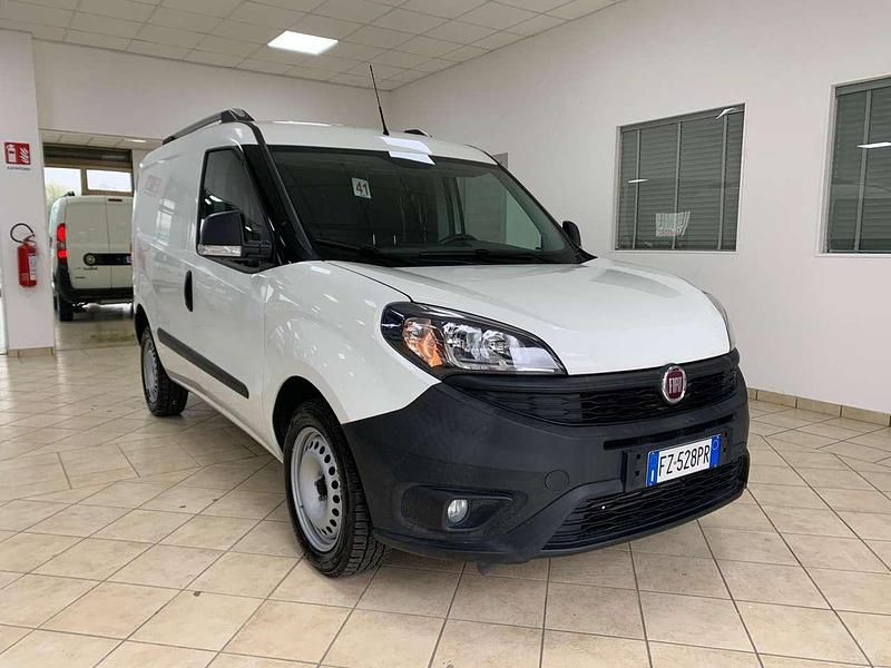 Usata Fiat Doblò 120 CV (88 kW) 2019 Bianco Monovolume
