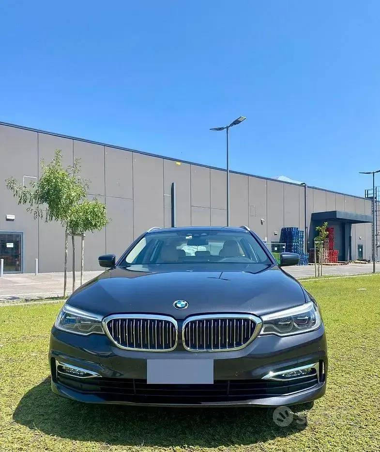 Usata BMW 520 Luxury Line 190 CV (139 kW) 2019 Nero Station wagon