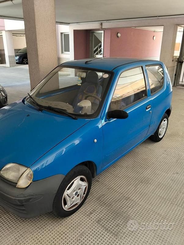 Usata Fiat 600 54 CV (39 kW) 2005 Blu Utilitaria