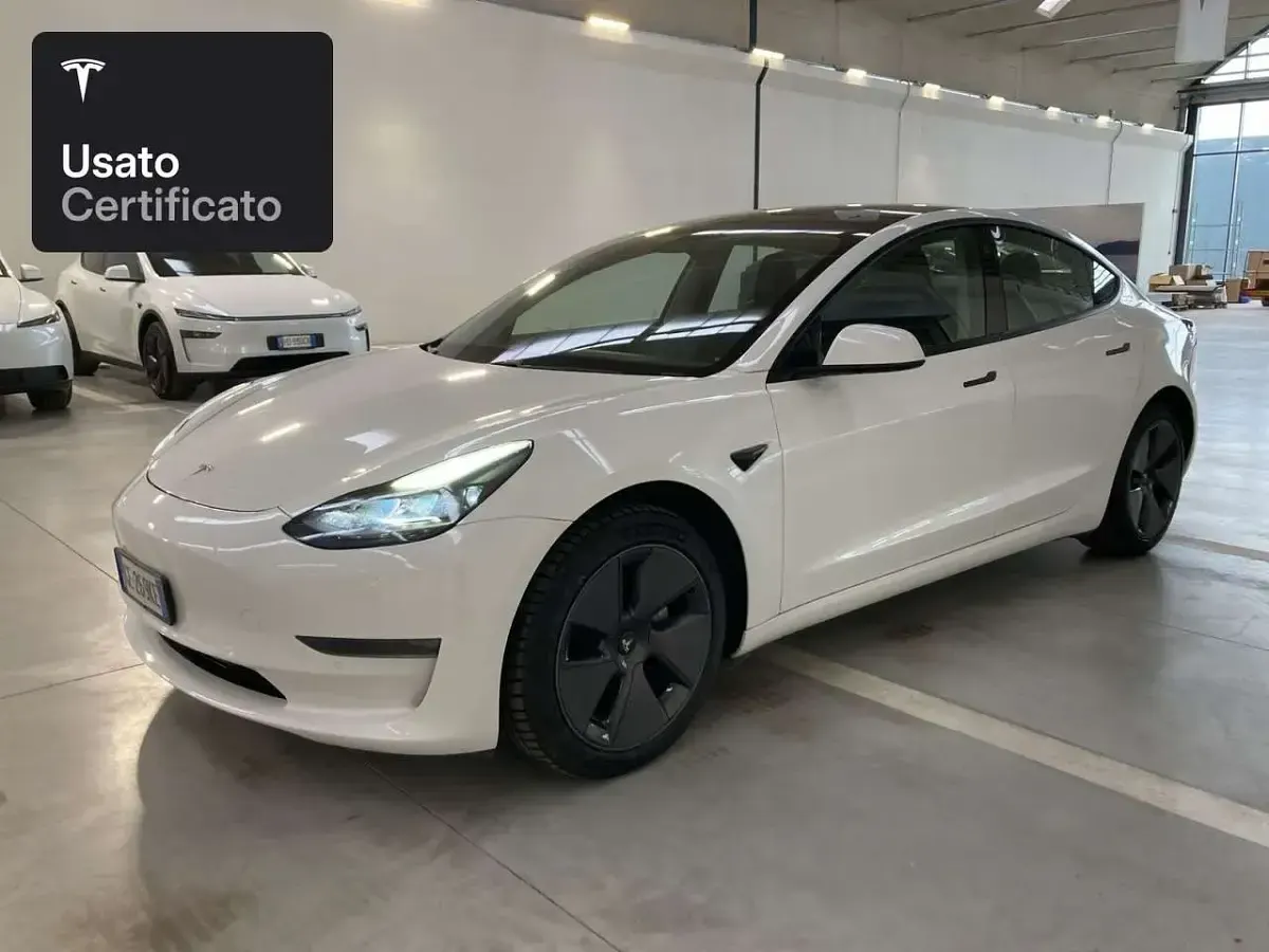 Usata Tesla Model 3 Long Range AWD 324 kW (441 CV) 2021 Pearl white multicoat Berlina