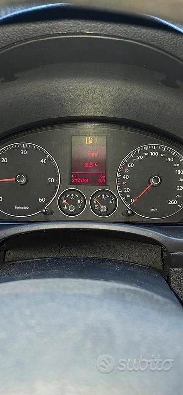 Usata VW Caddy 105 CV (77 kW) 2010 Grigio Monovolume