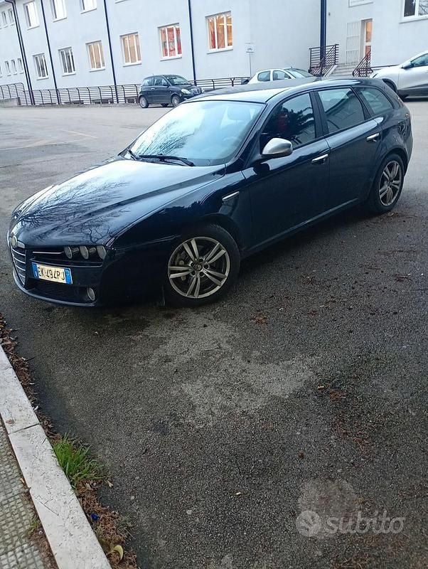 Usata Alfa Romeo 159 136 CV (100 kW) 2011 Nero Station wagon