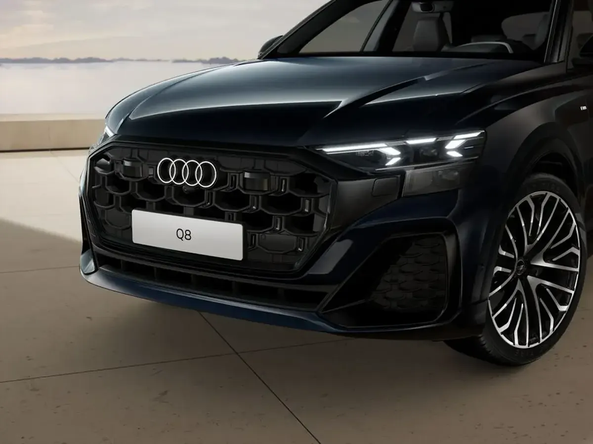 Nuova Audi Q8 S-Line 286 CV (210 kW) 2026 Grigio waitomo metallizzato SUV
