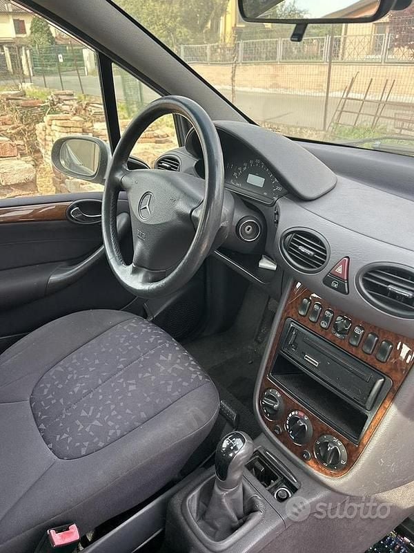 Usata Mercedes A170 95 CV (69 kW) 2002 Grigio Monovolume