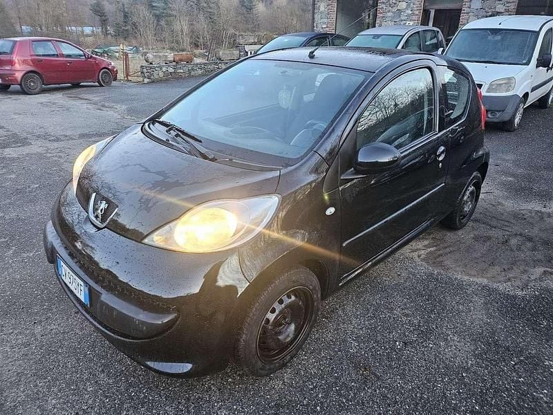 Nero Usata 2006 Peugeot 107 Utilitaria | 2200 € (Ottimo prezzo) - Immagine 1/4