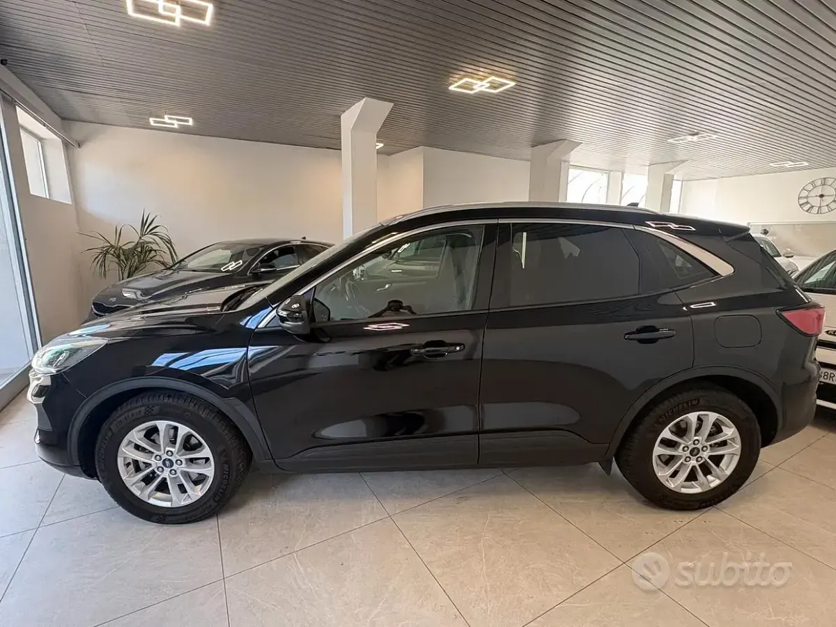 Usata Ford Kuga ST-Line X 120 CV (88 kW) 2023 Nero SUV