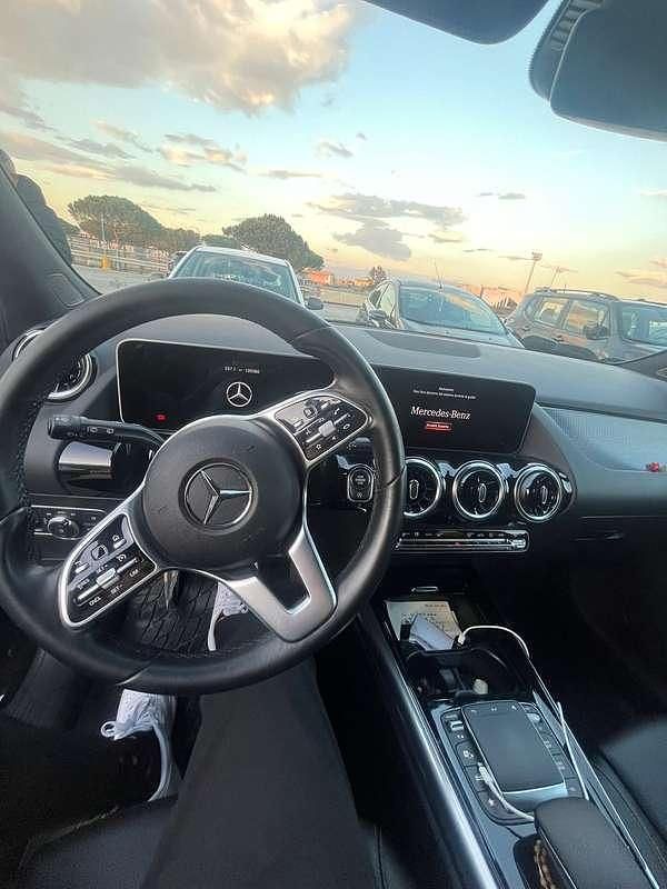 Begagnad Mercedes 200 204 HK (150 kW) 2020 Svart SUV