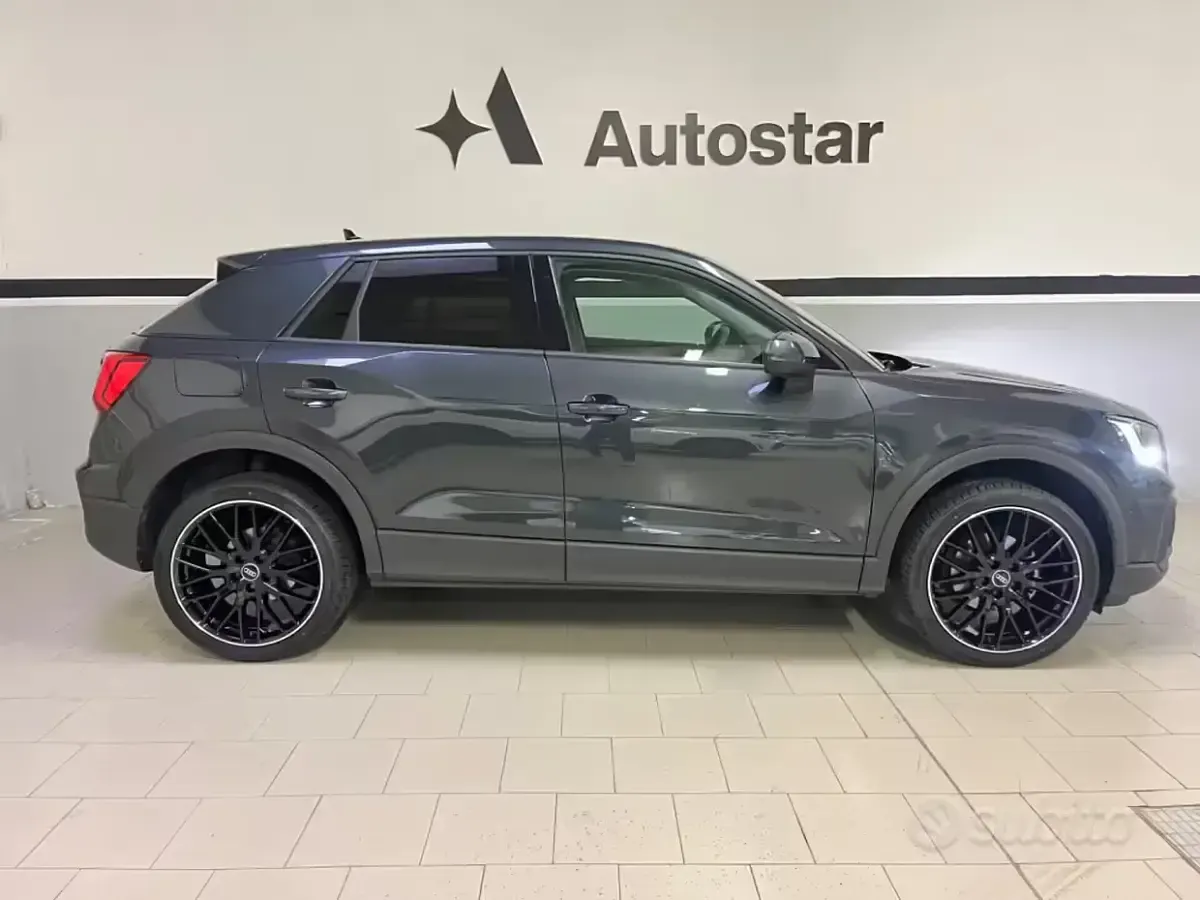 Gebraucht Audi Q2 Admired 116 PS (85 kW) 2022 Grau SUV