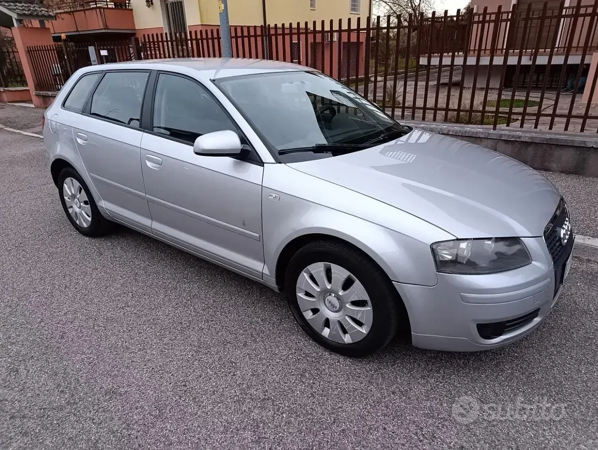Usata Audi A3 Ambiente 140 CV (102 kW) 2007 Utilitaria
