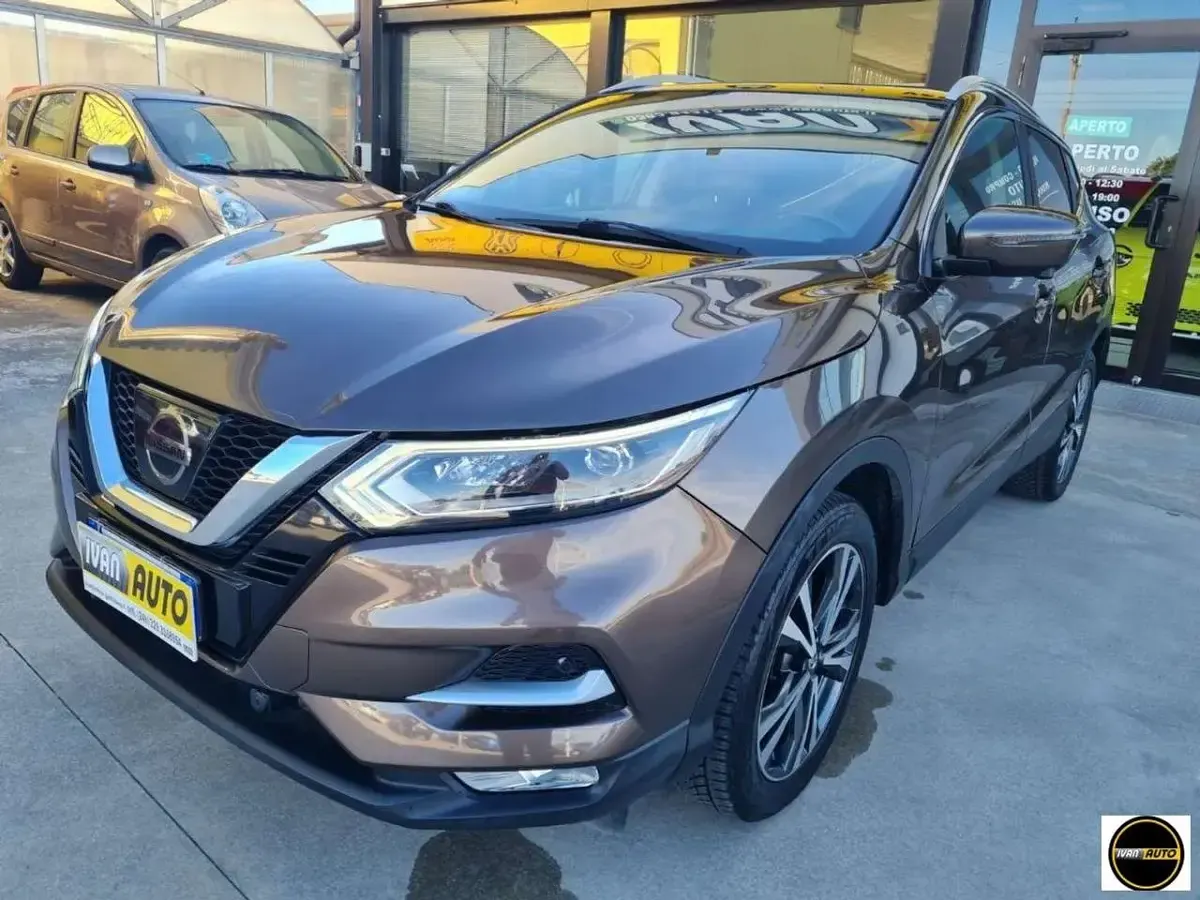 Usata Nissan Qashqai Tekna+ 110 CV (80 kW) 2017 Grigio SUV