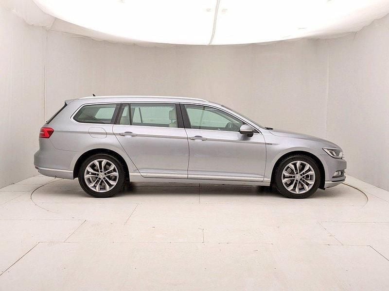 Usata VW Passat Executive 240 CV (176 kW) 2018 Argento Station wagon