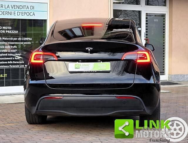 Usata Tesla Model Y Standard Range 255 kW (347 CV) 2023 Nero SUV