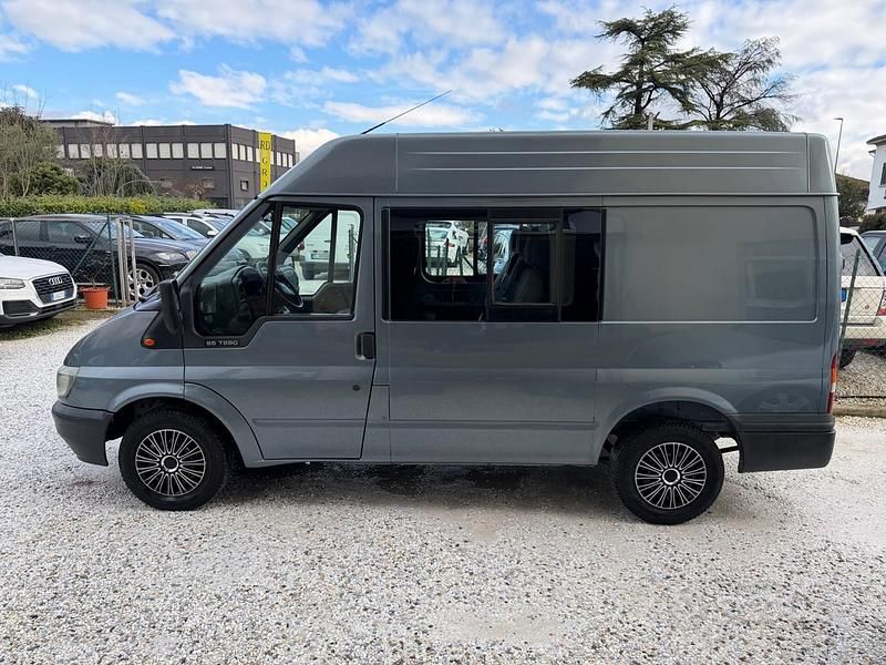 Begagnad Ford Transit 86 HK (63 kW) 2001 Blå Sedan
