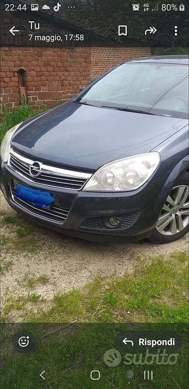 Käytetty Opel Astra 101 HP (74 kW) 2008 Sininen Sedan