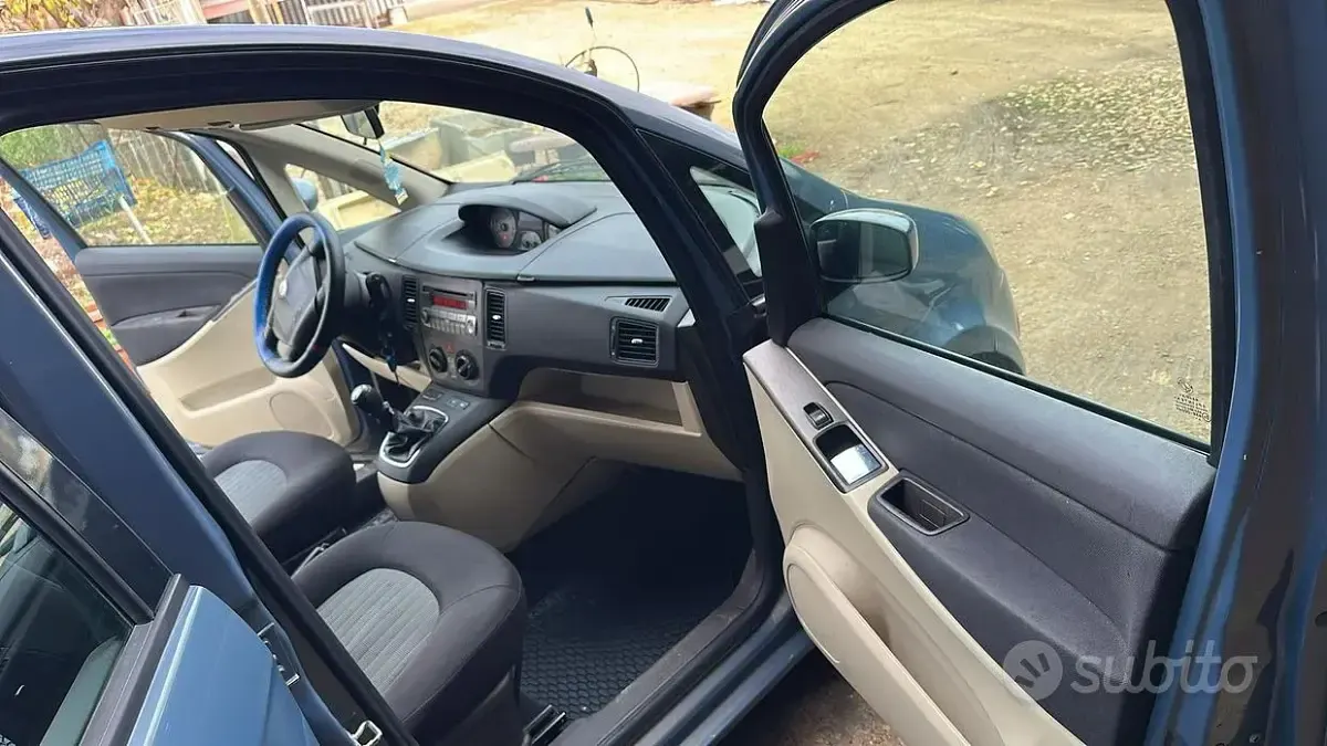 Usata Lancia Musa 90 CV (66 kW) 2007 Monovolume