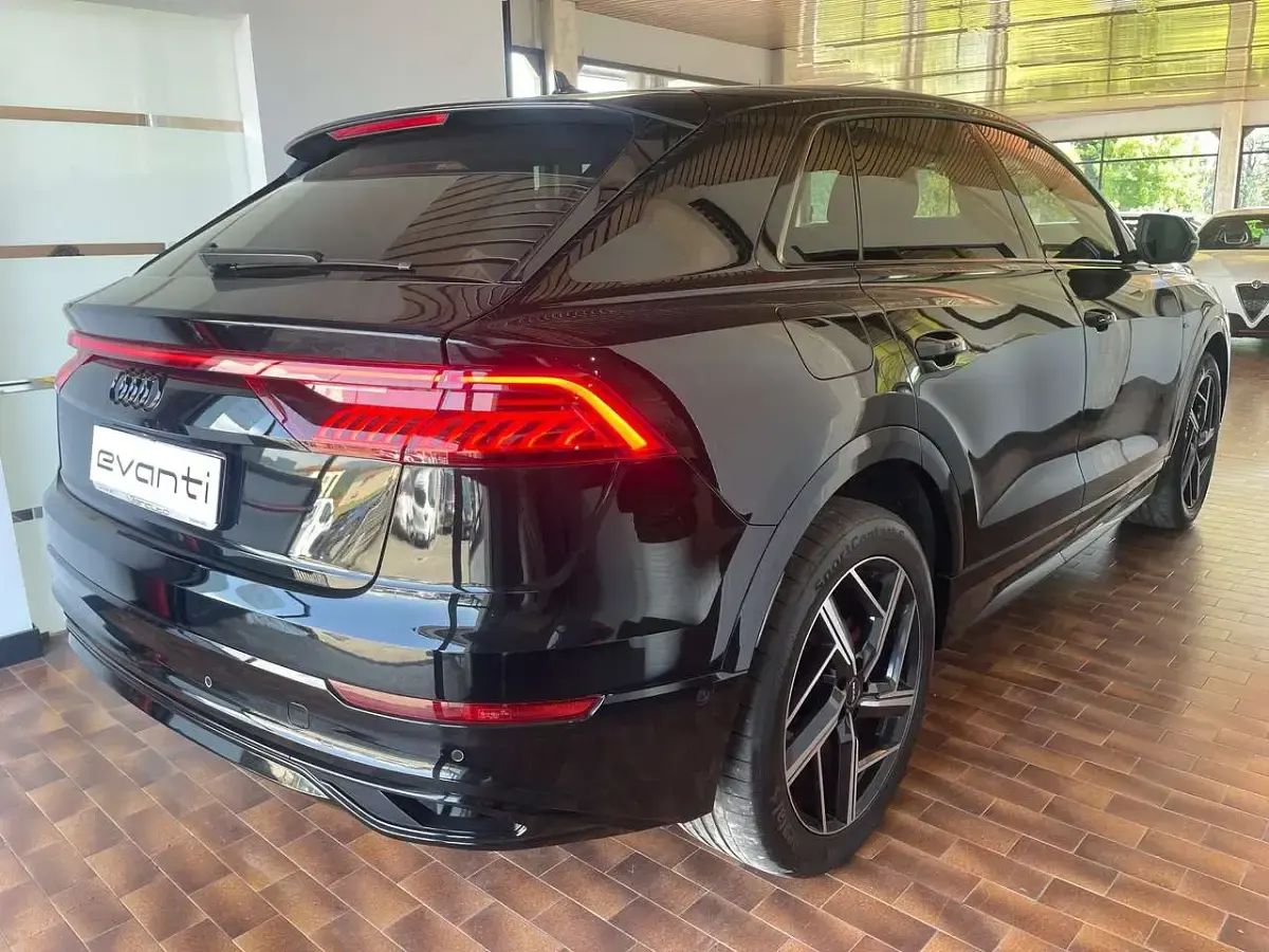 Usata Audi Q8 286 CV (210 kW) 2019 Nero SUV