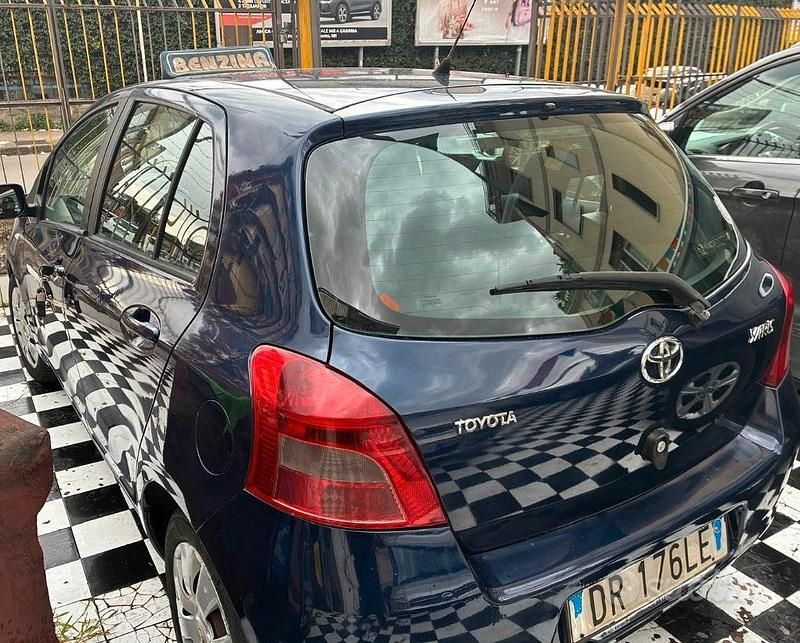 Begagnad Toyota Yaris 100 HK (73 kW) 2009 Blå Halvkombi
