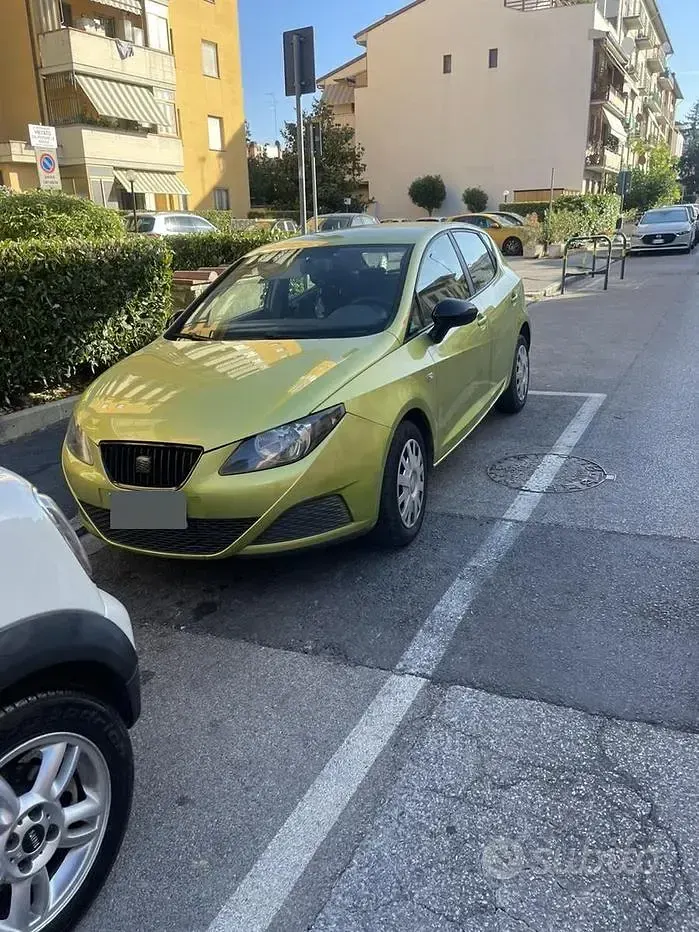Usata Seat Ibiza 80 CV (58 kW) 2009 Giallo Berlina