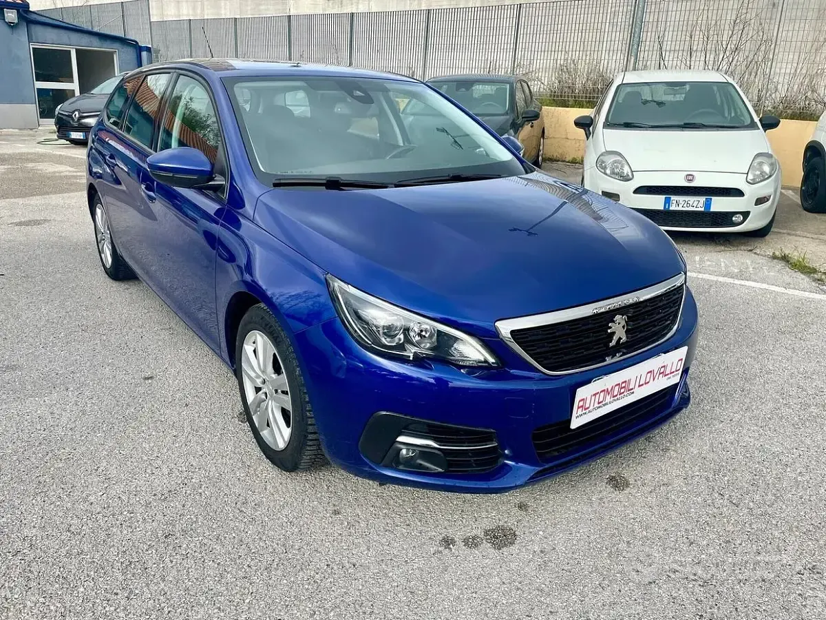 Usata Peugeot 308 102 CV (75 kW) 2019 Bluazzurro Station wagon