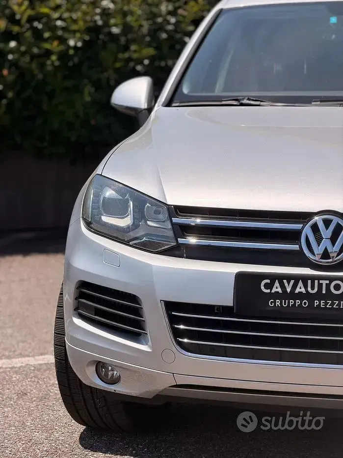 Usata VW Touareg Executive 245 CV (180 kW) 2011 Grigio SUV