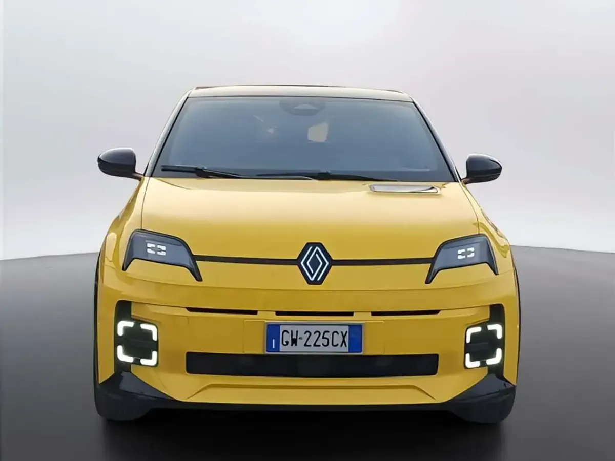 Occasion Renault R5 Iconic 110 kW (150 PK) 2024 Geel Hatchback