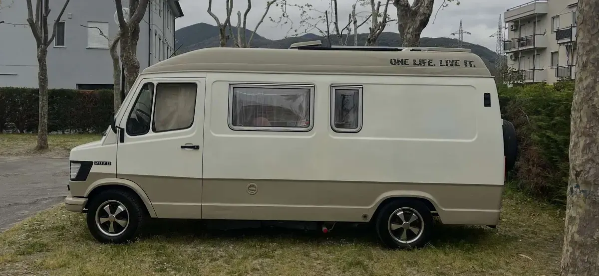 Usata Mercedes 500 72 CV (52 kW) 1980