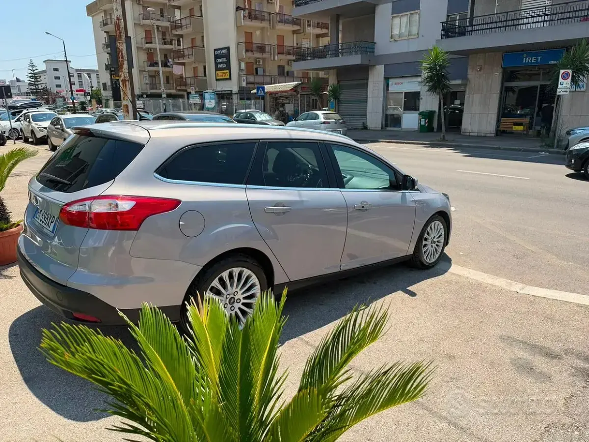Usata Ford Focus Titanium 115 CV (84 kW) 2012 Grigio Station wagon