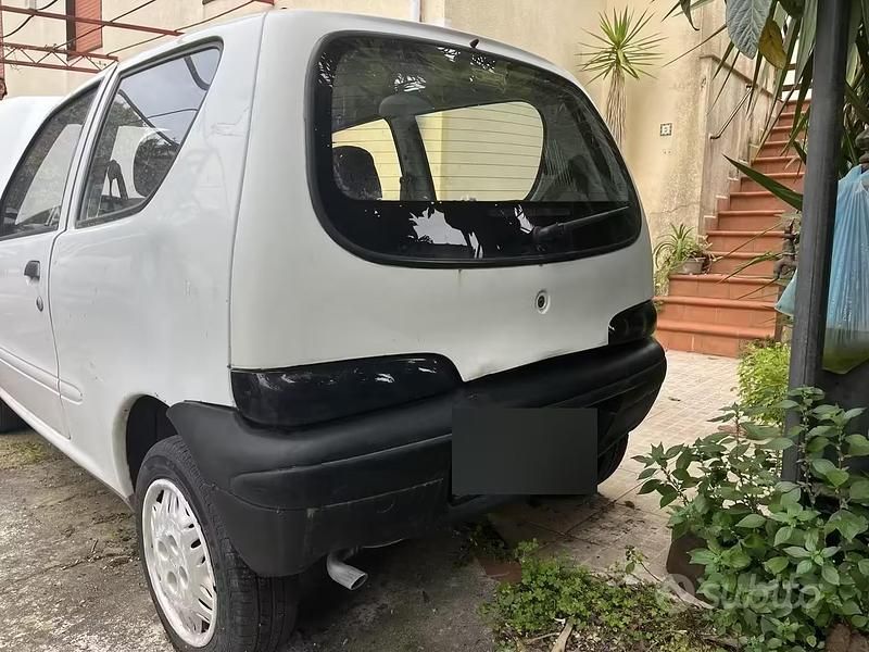 Usata Fiat 600 54 CV (39 kW) 2003 Bianco Berlina