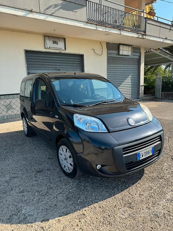 Usata Fiat Qubo Trekking 75 CV (55 kW) 2014 Nero Monovolume