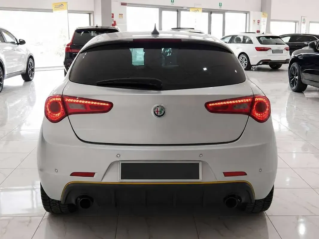 Usata Alfa Romeo Giulietta Veloce 170 CV (125 kW) 2019 Grigio Utilitaria