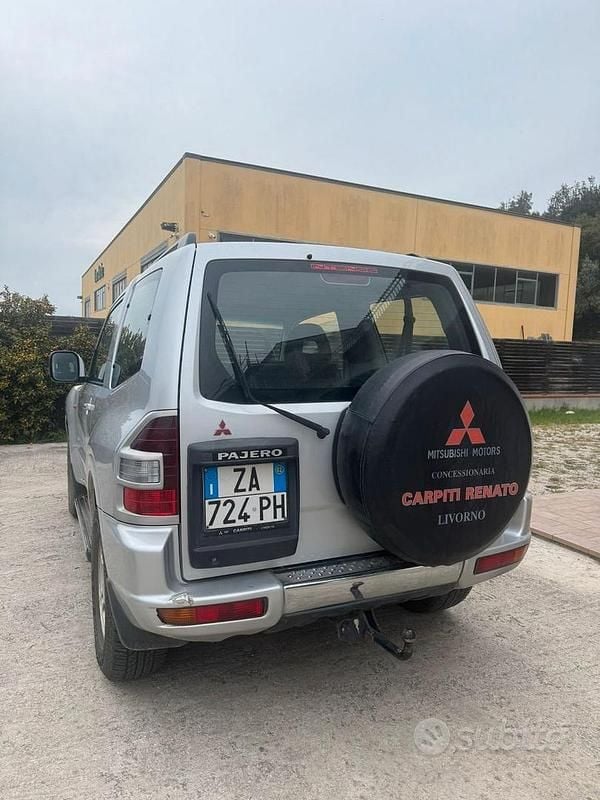 Usata Mitsubishi Pajero 115 CV (84 kW) 2002 Grigio SUV