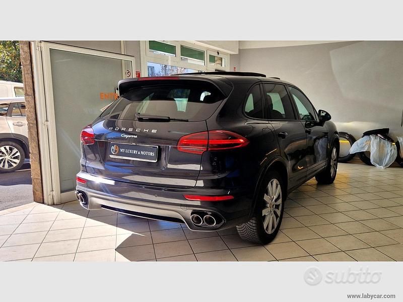 Usata Porsche Cayenne Platinum Edition 250 CV (183 kW) 2017 Nero SUV