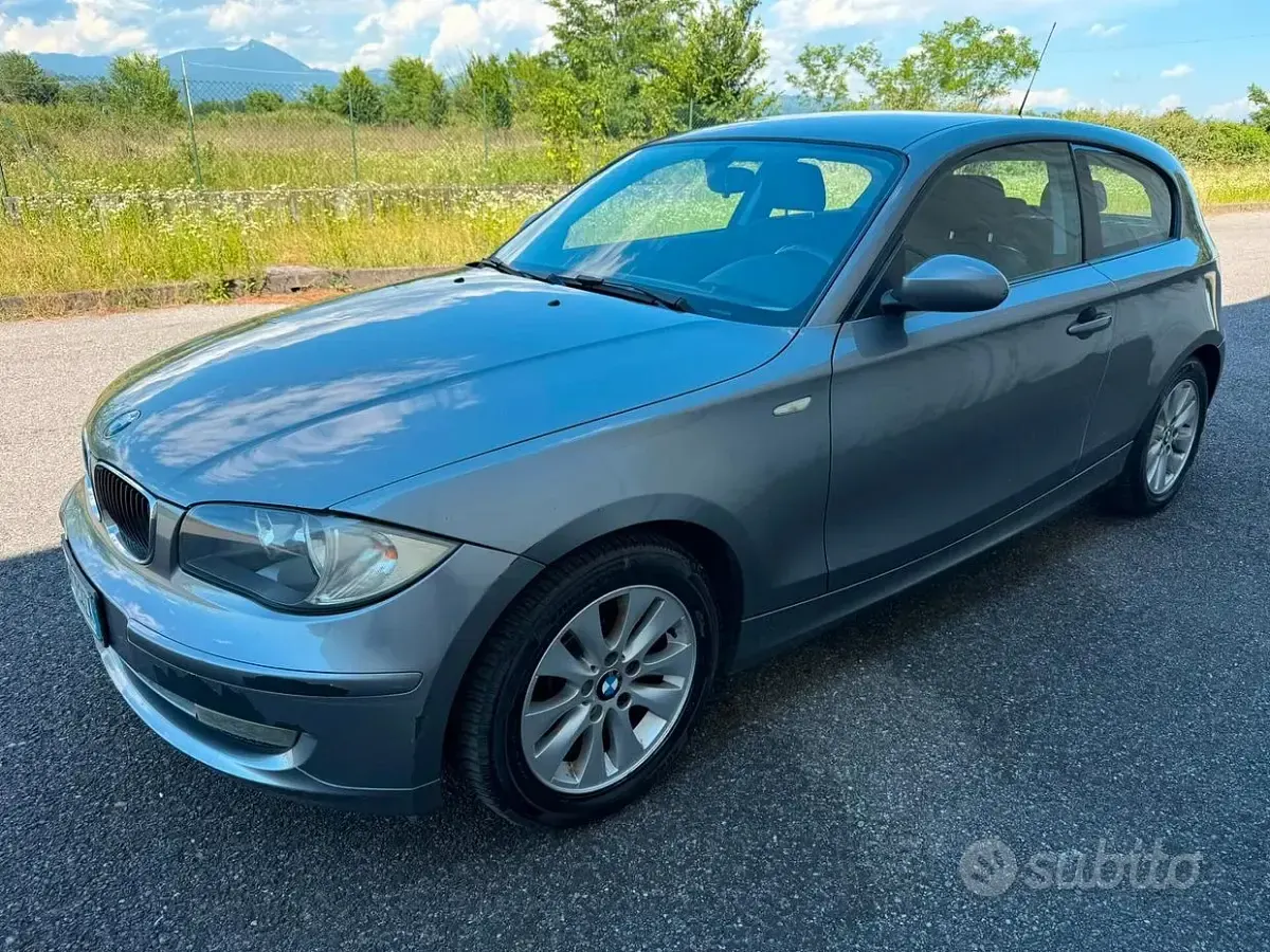 Usata BMW 118 143 CV (105 kW) 2009 Grigio Utilitaria